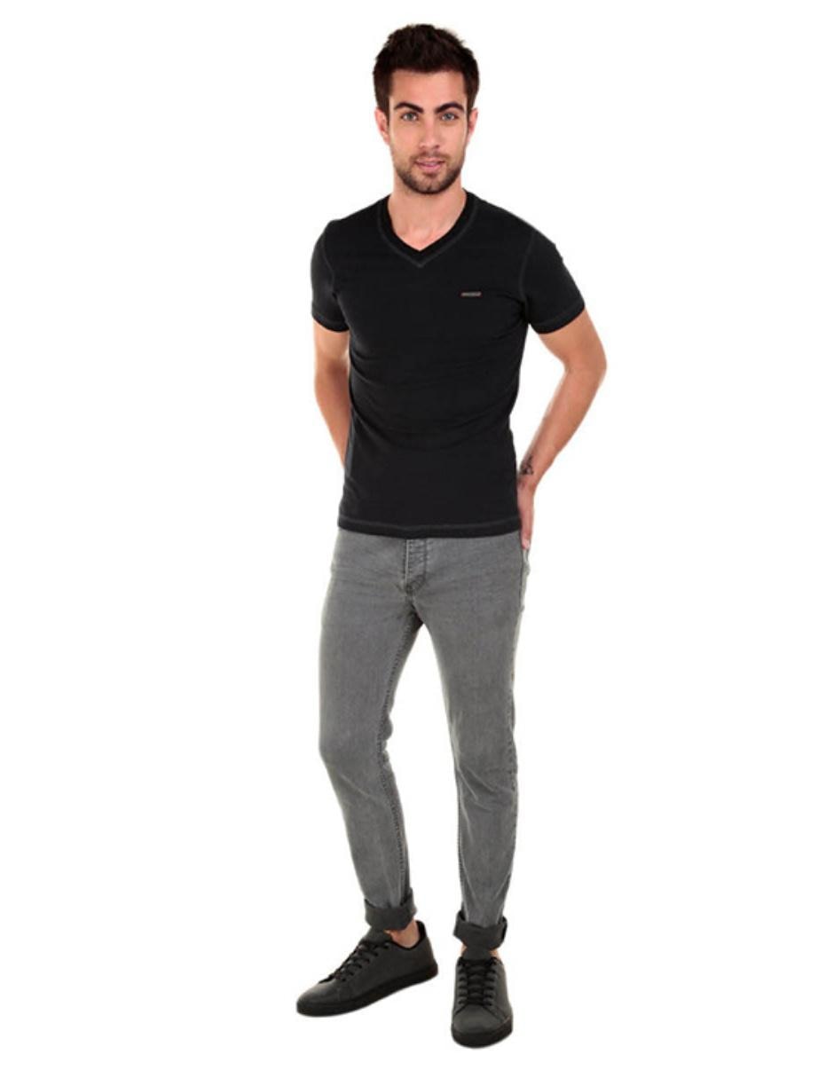 Playera cuello V para hombre 3
