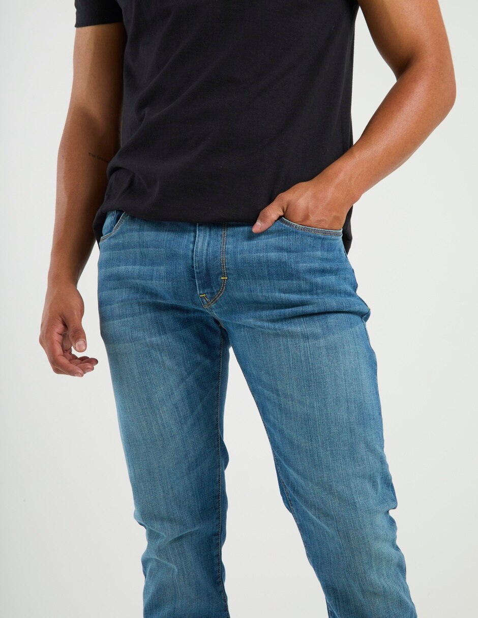 Jeans slim deslavado para hombre 4