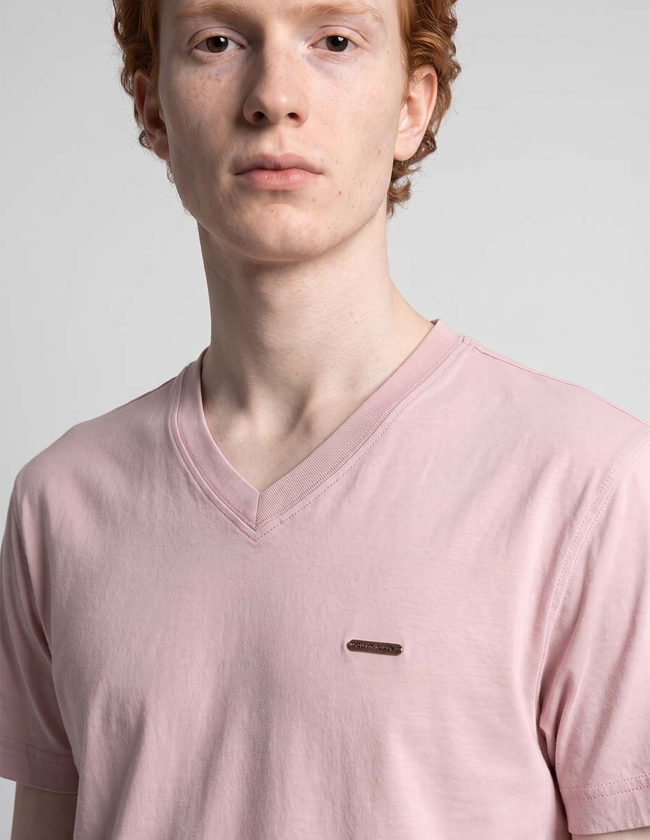 Playera Silver Plate cuello V para hombre