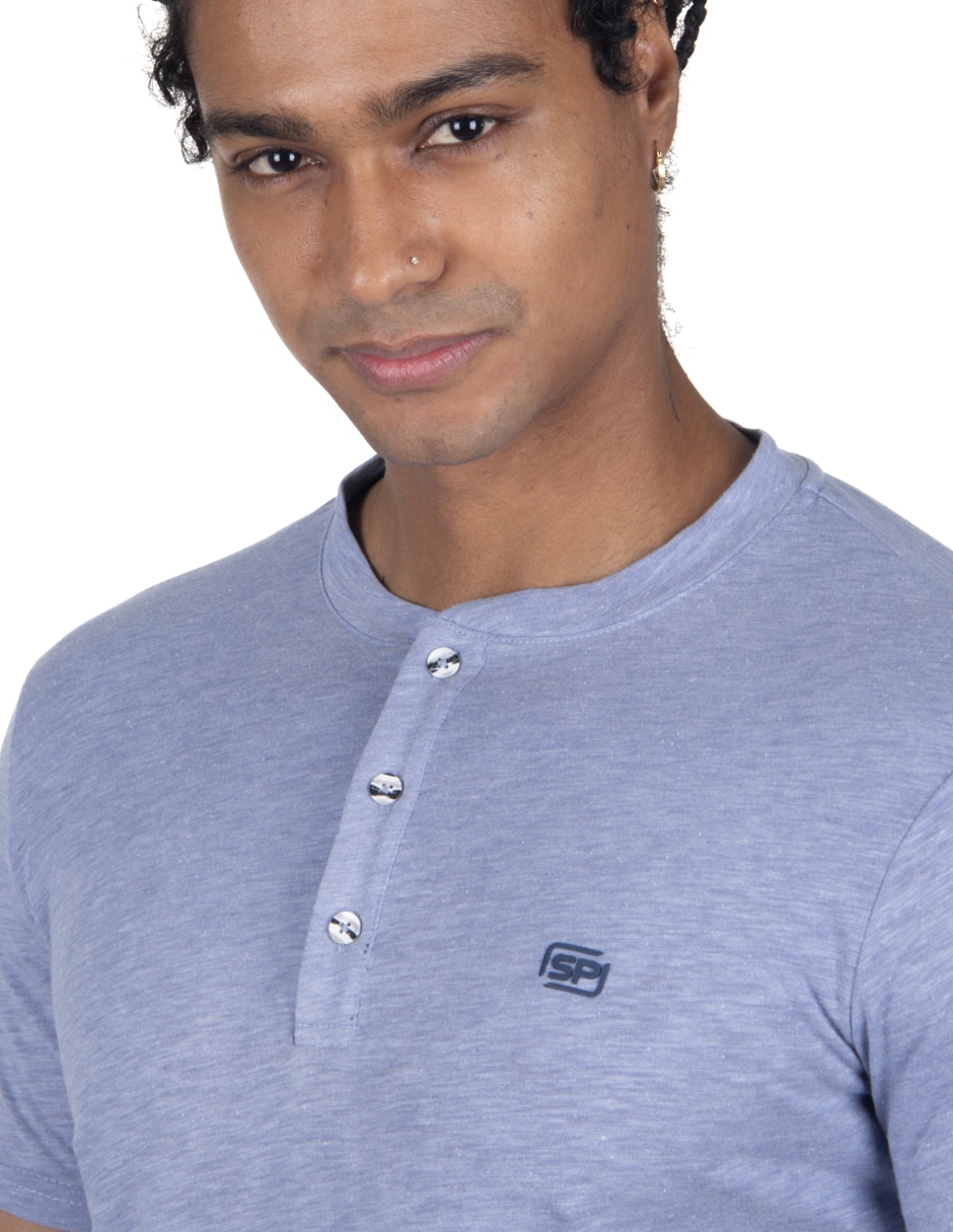 Playera cuello henley para hombre 4