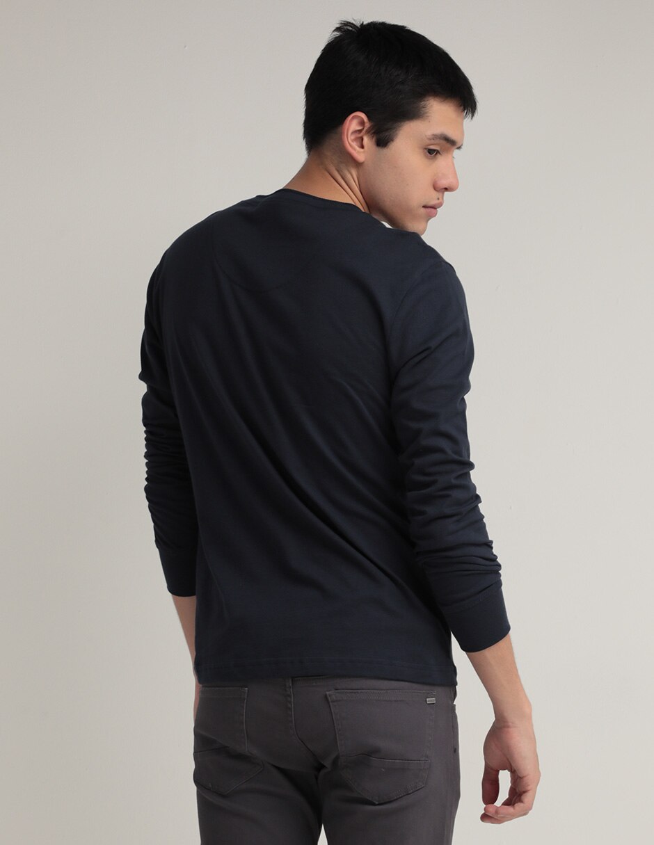Playera cuello henley para hombre 2