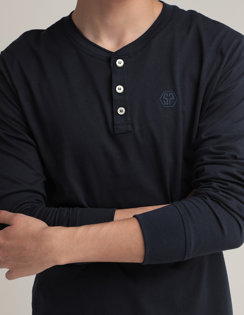 Playera cuello henley para hombre 4