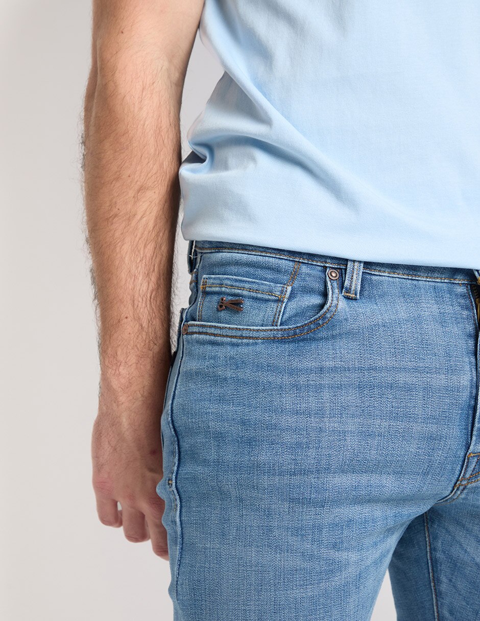 Jeans skinny stone wash para hombre 4
