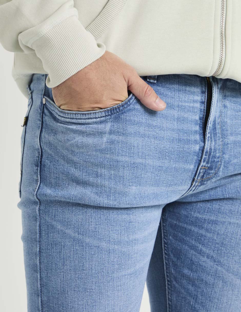 Jeans straight deslavado para hombre 7