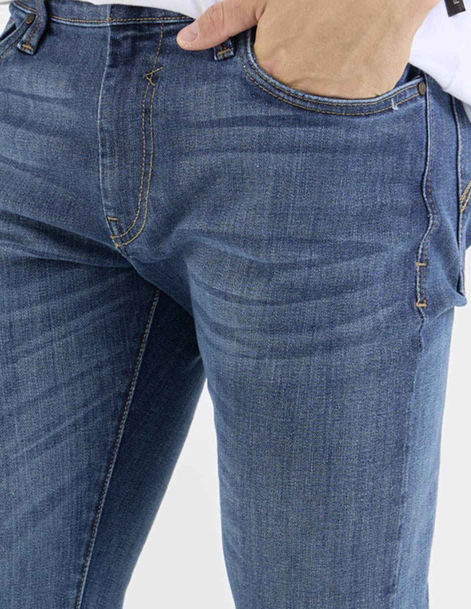 Jeans slim deslavado para hombre 4