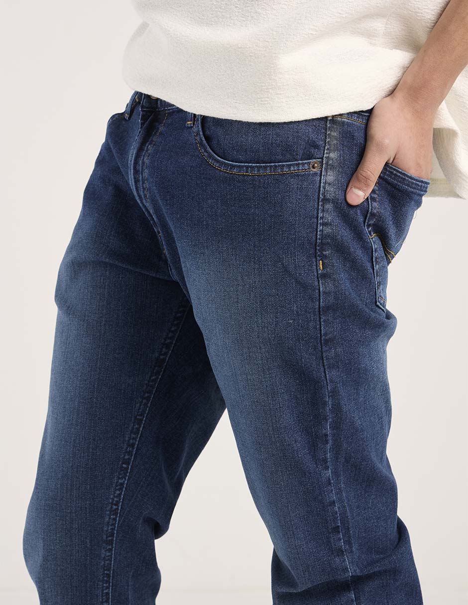 Jeans straight deslavado para hombre 9