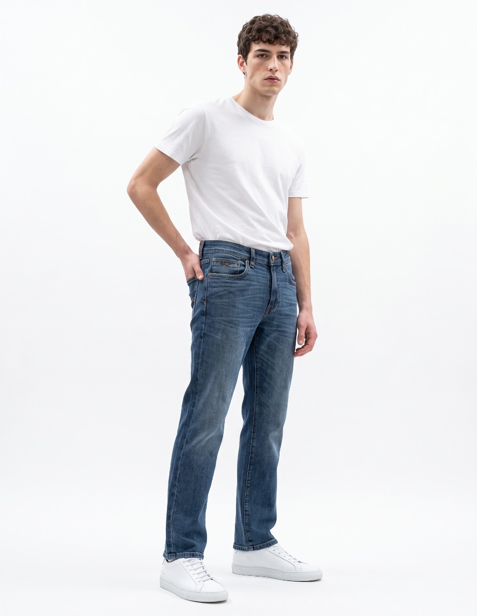 Jeans straight lavado stone wash para hombre 3