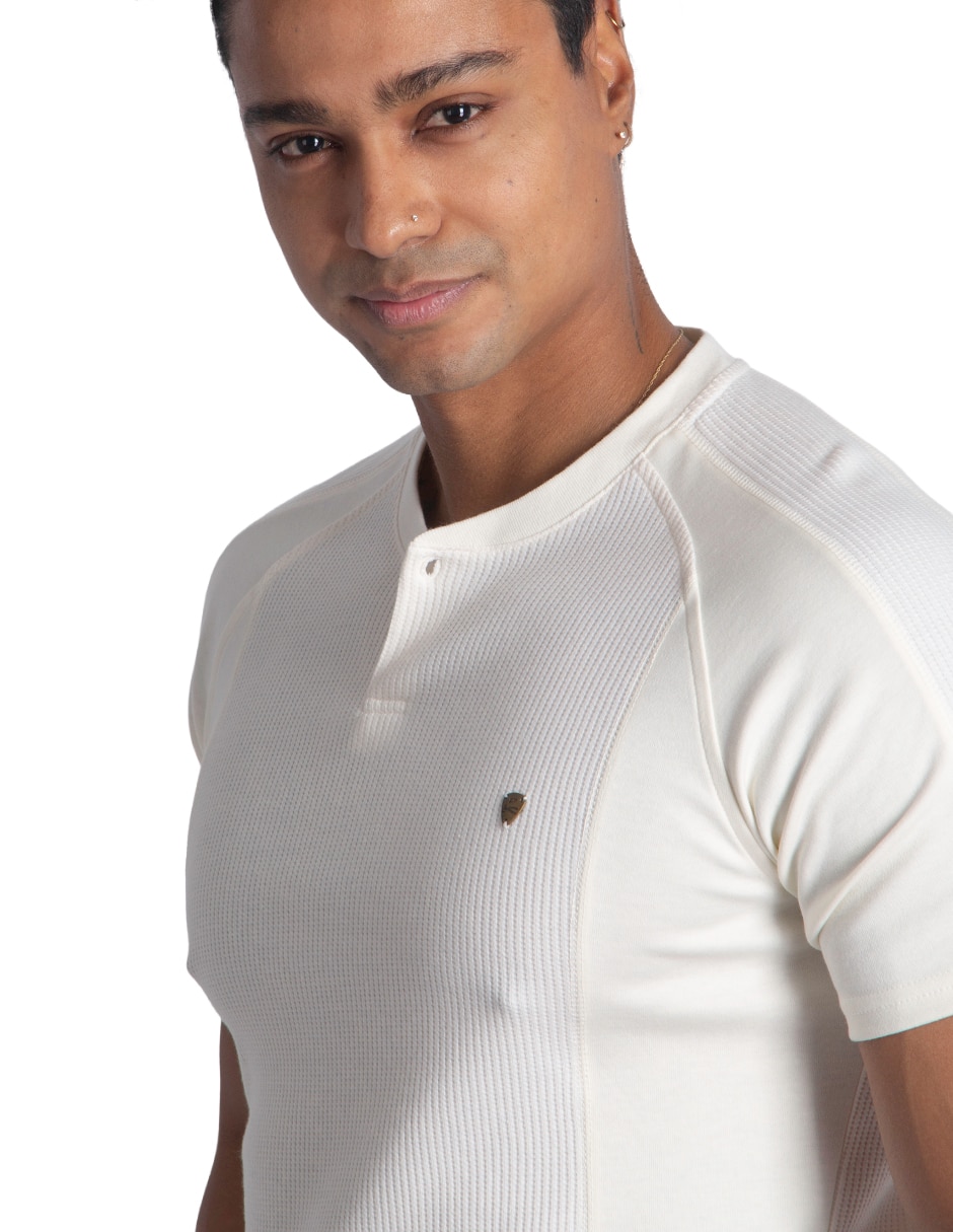 Playera cuello con botón para hombre 4