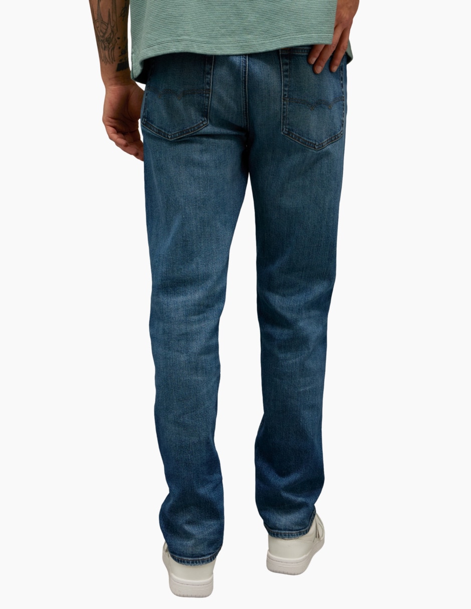 Jeans straight lavado obscuro para hombre 4