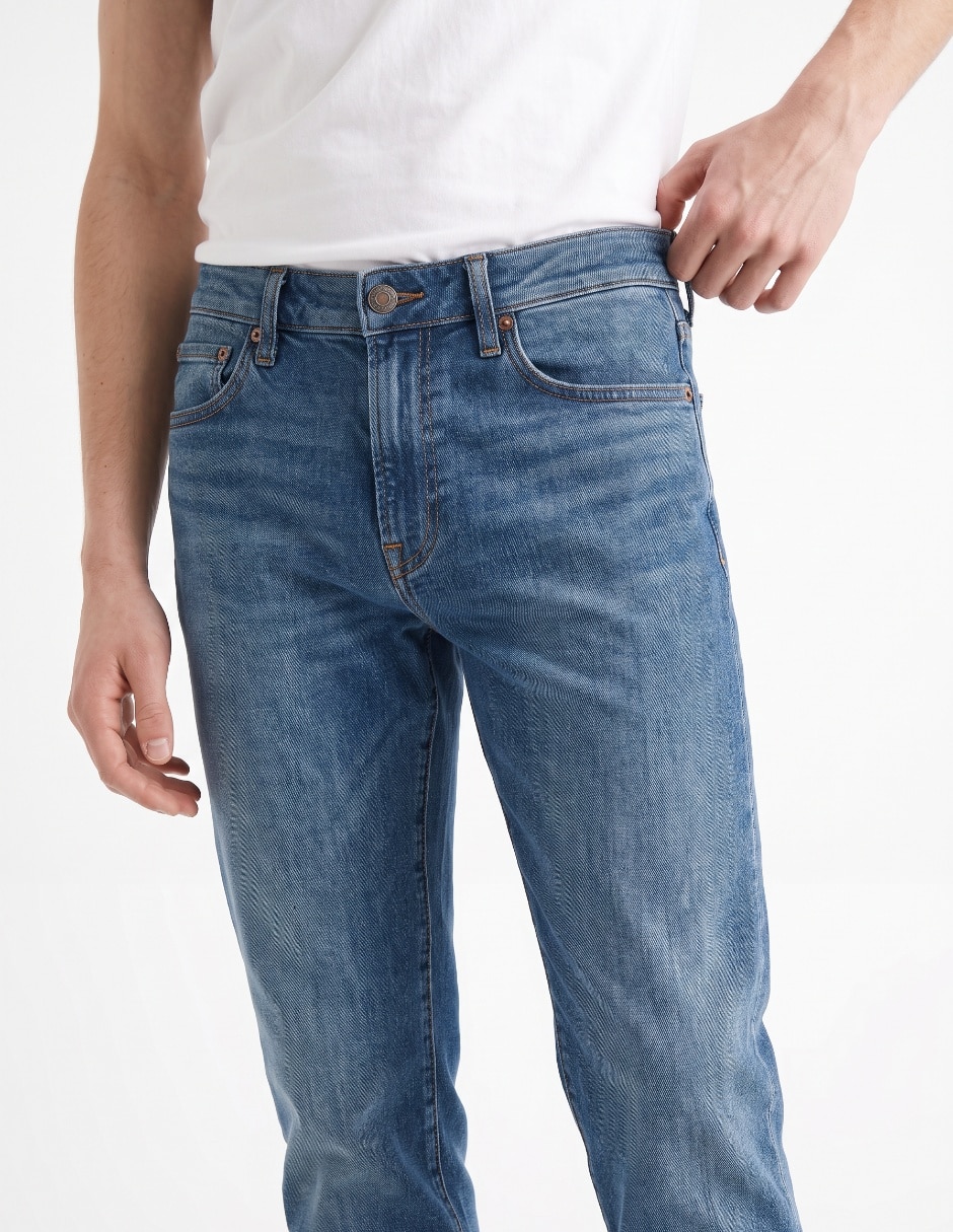 Jeans straight lavado obscuro para hombre 4